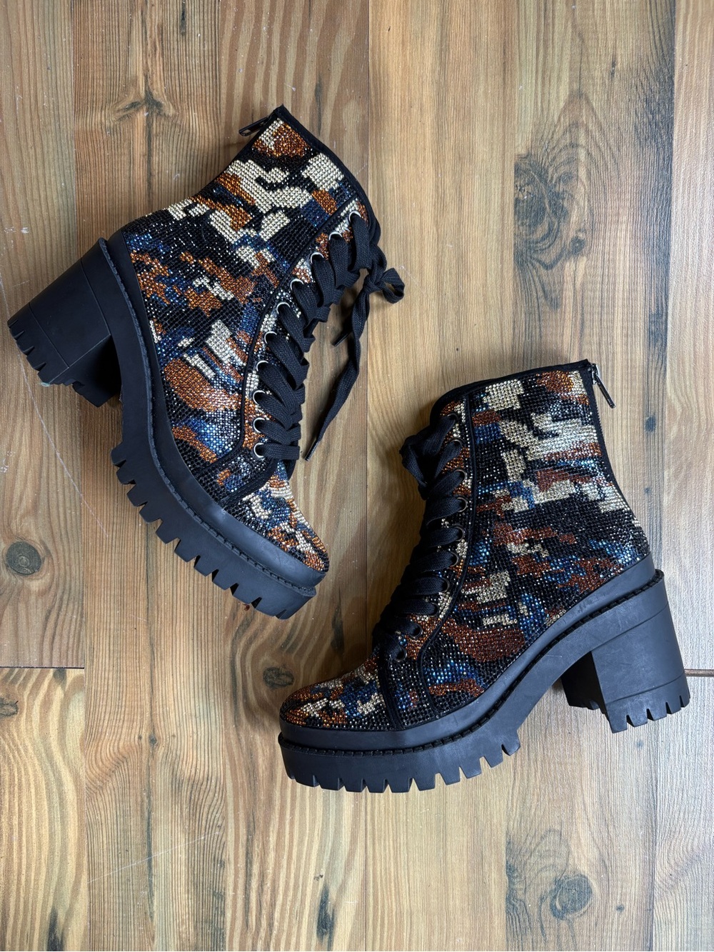 Steve Madden Chunky Lace-Up Bling Ankle Boots in Black & Multi Sz 8